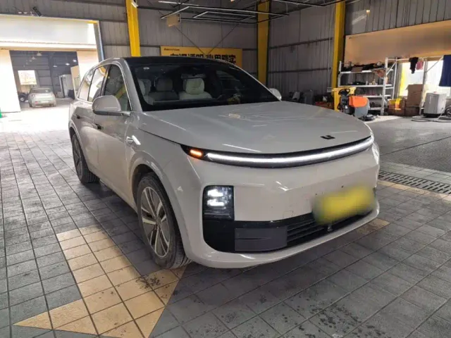 Li Auto L6 — Фото автомобиля 3