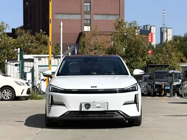 Geely Galaxy L6 — Фото автомобиля 2