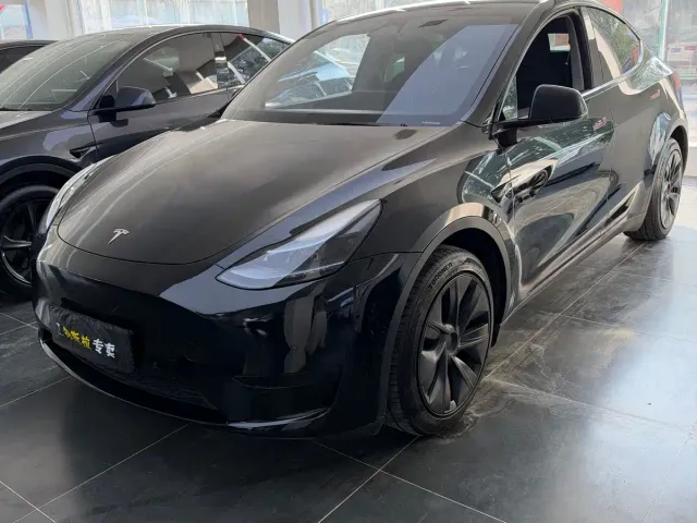 Фотография автомобиля — Tesla Model Y
