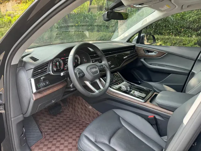 Audi Q7 — Фото автомобиля 6