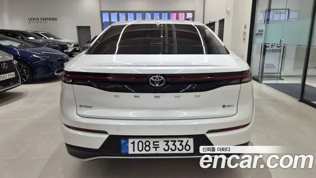 Toyota Crown — Фото автомобиля 4