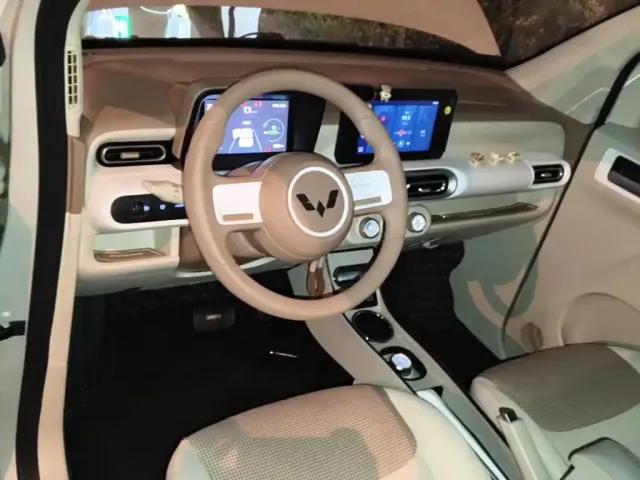 Wuling Hongguang Mini EV — Фото автомобиля 5