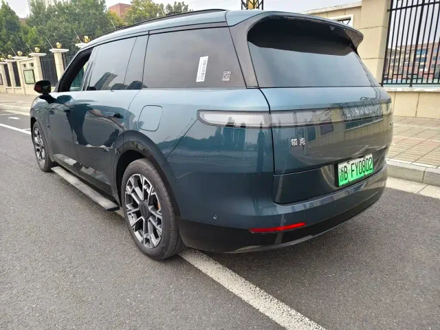 Lynk & Co 900 — Фото автомобиля 6