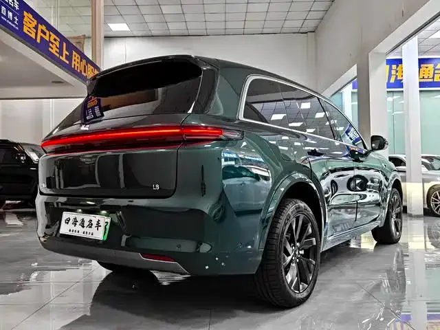 Li Auto L8 — Фото автомобиля 7