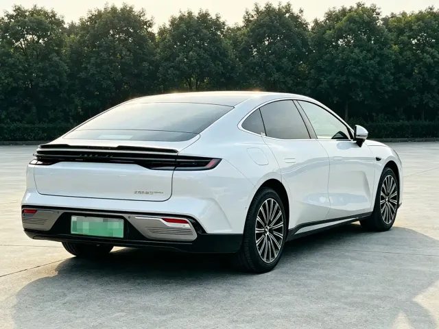 Geely Galaxy Xingyao 8 — Фото автомобиля 5