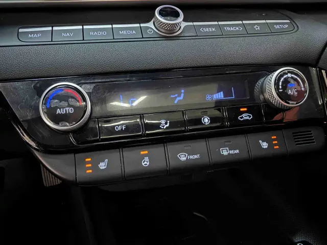 Hyundai Elantra — Фото автомобиля 12