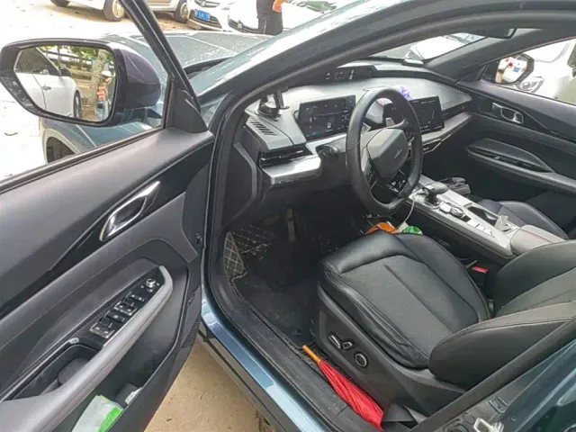 Changan Oshan Z6 EV — Фото автомобиля 15