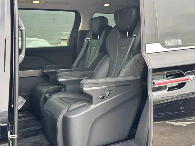 Hongqi Hongqi HQ9 PHEV 2024 Model 2.0T AWD Business Edition — Фото автомобиля 9