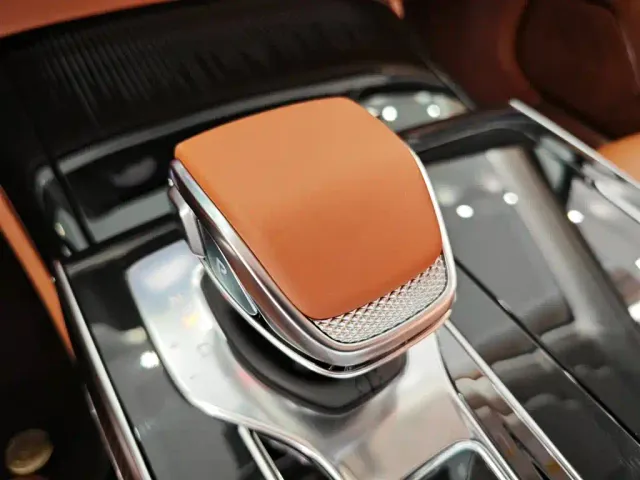 Hongqi H9 — Фото автомобиля 13