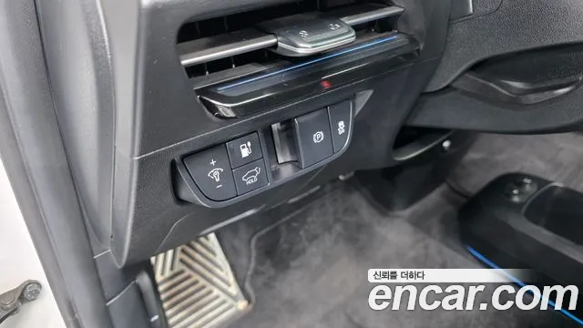 Kia EV6 — Фото автомобиля 24