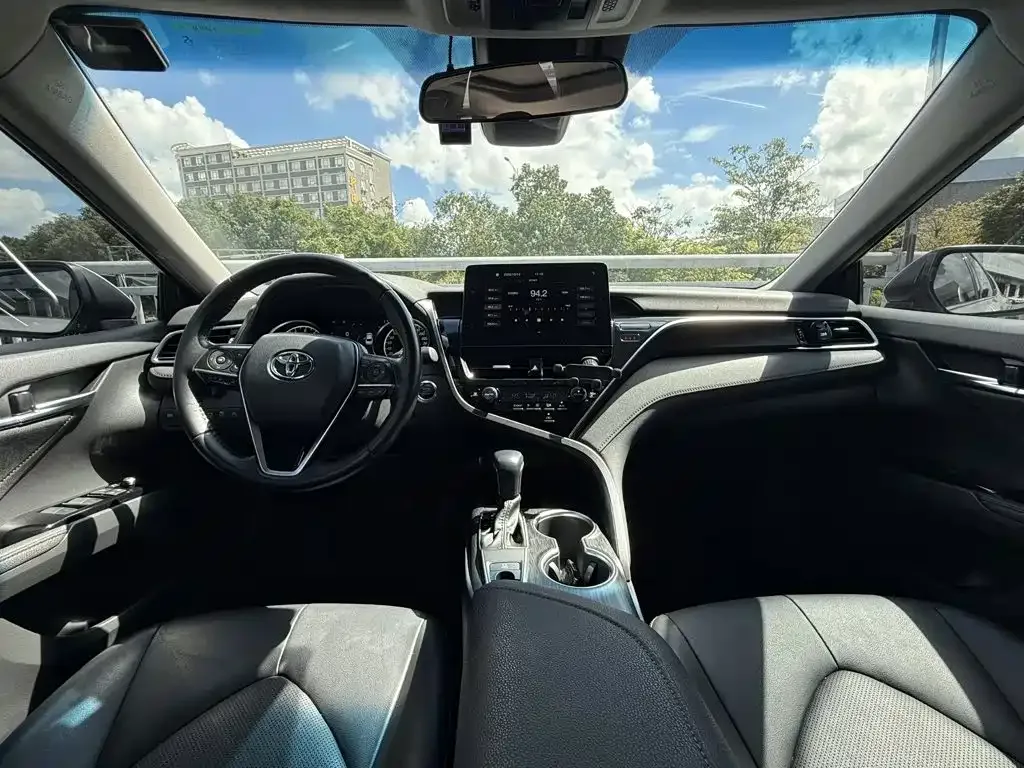 Toyota Camry 2021 2.0G Luxury Edition — Фото автомобиля 4