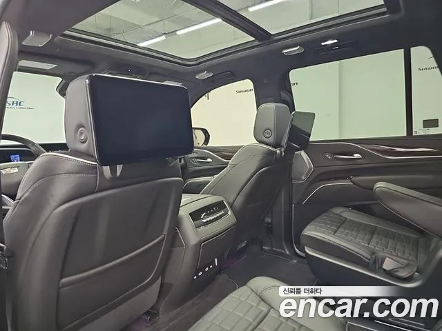 Cadillac Escalade 5th Gen — Фото автомобиля 15