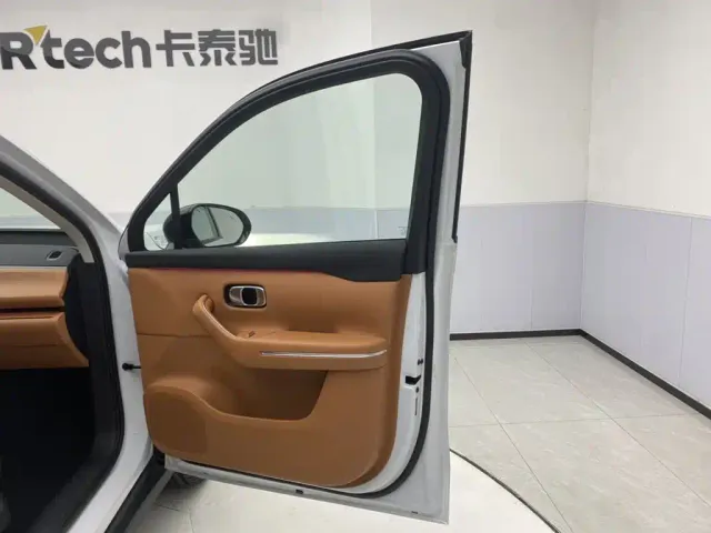 Leapmotor C16 — Фото автомобиля 27