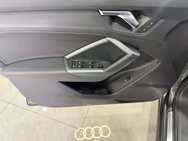 Audi Q3 — Фото автомобиля 8