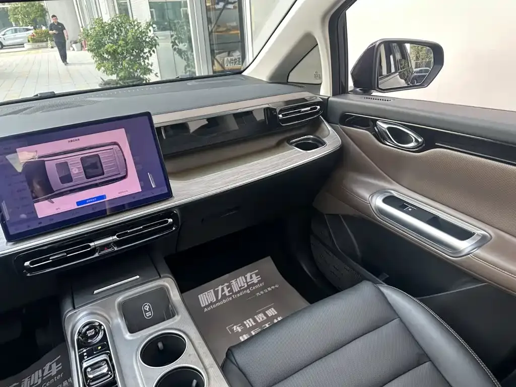 GAC Trumpchi Trumpchi E8 NEV 2024 Model 150km MAX — Фото автомобиля 7