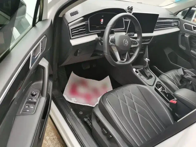 Volkswagen Tiguan L — Фото автомобиля 15