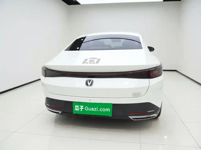 Changan Eado — Фото автомобиля 3