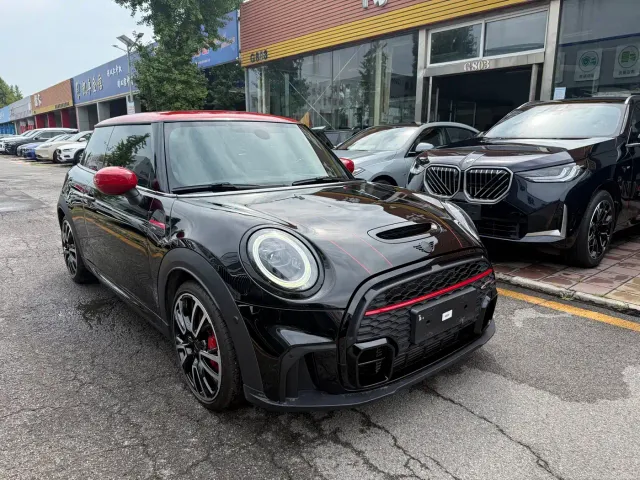 Фотография автомобиля — MINI John Cooper Works