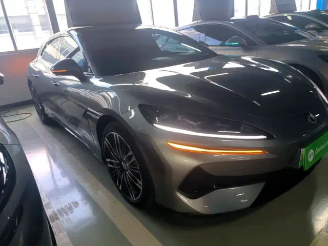 Denza Z9GT — Фото автомобиля 3