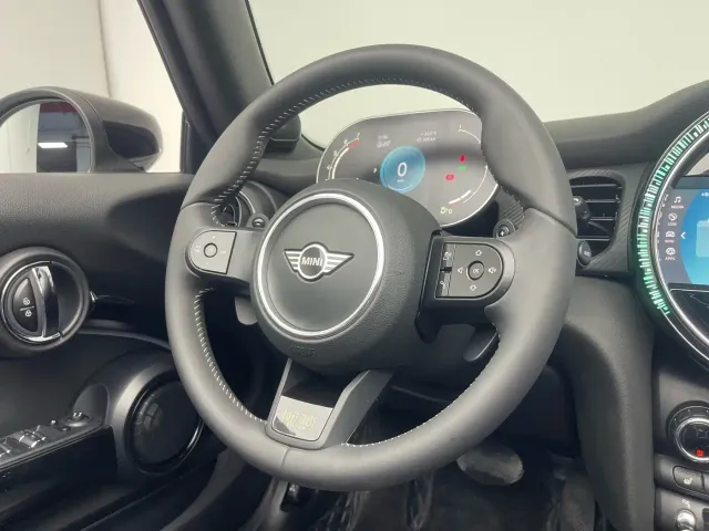 MINI MINI 2023 2.0T COOPER S King's Cross Special Edition — Фото автомобиля 18