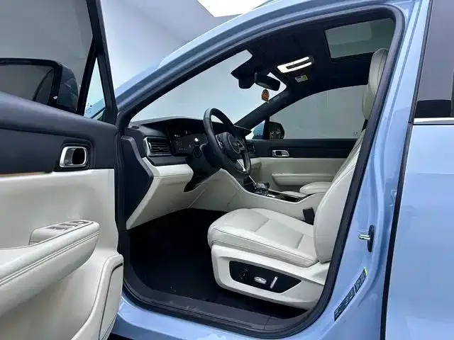 Li Auto ONE — Фото автомобиля 11