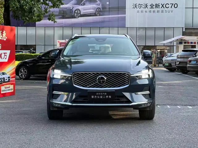 Volvo XC60 — Фото автомобиля 2