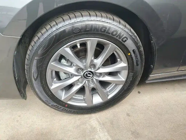 Mazda Axela — Фото автомобиля 22