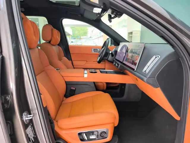 Li Auto L8 — Фото автомобиля 15