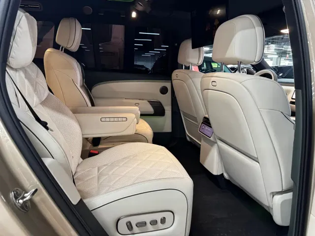 Li Auto L9 — Фото автомобиля 8