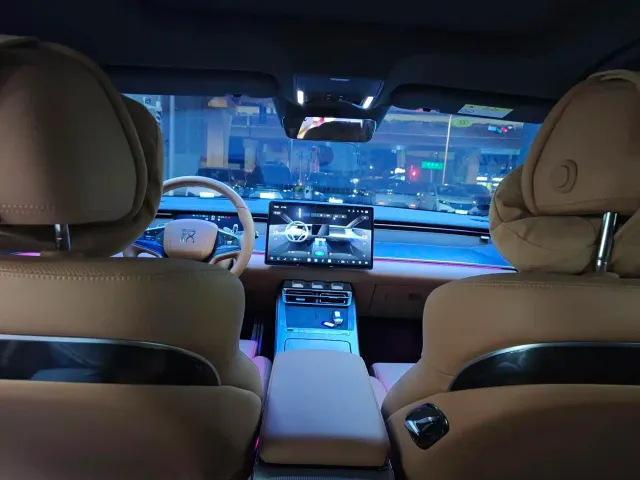 BYD Han L — Фото автомобиля 9