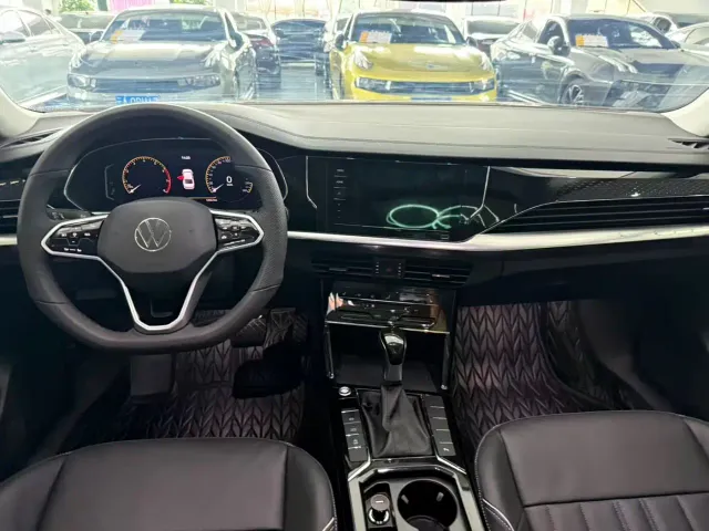 Volkswagen Passat — Фото автомобиля 4