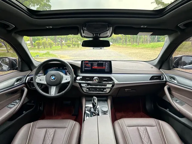BMW 5 Series — Фото автомобиля 6