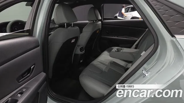 Hyundai Avante CN7 — Фото автомобиля 11