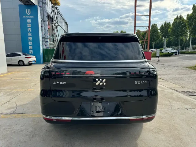 IM Motors LS9 — Фото автомобиля 13