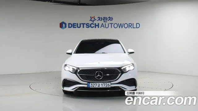 Mercedes-Benz E-Class — Фото автомобиля 3