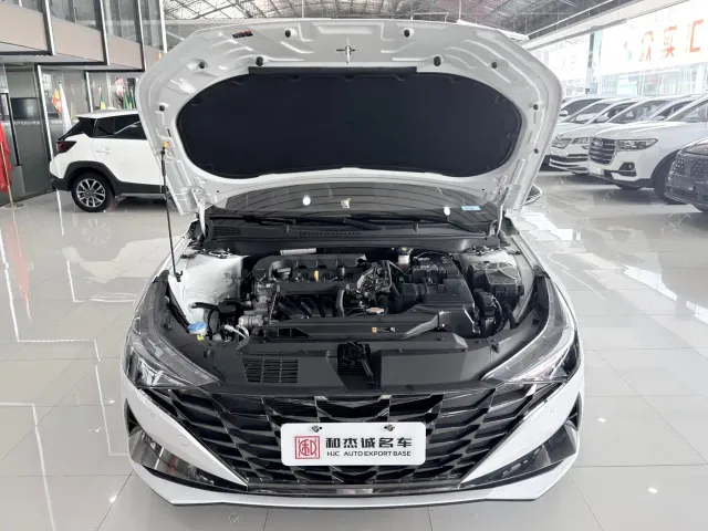 Hyundai Elantra — Фото автомобиля 16