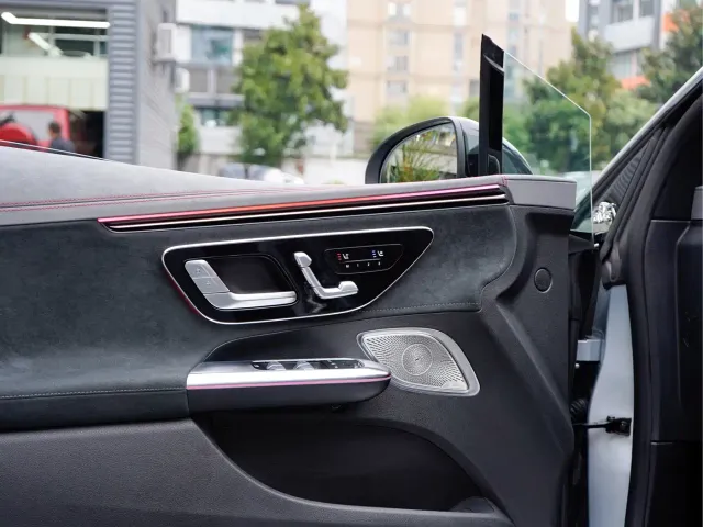 Mercedes-Benz EQE AMG — Фото автомобиля 16