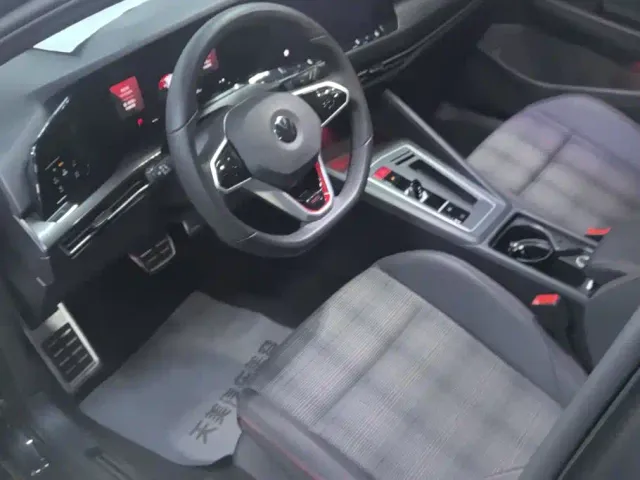 Volkswagen Golf GTI — Фото автомобиля 9