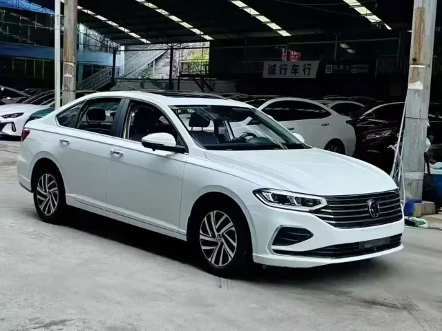 Volkswagen Lavida 2023 1.5L Auto Delight Edition — Фото автомобиля 3