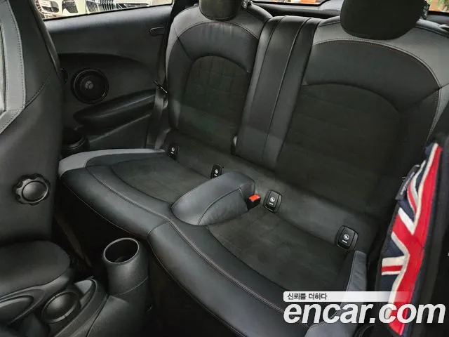 Mini Cooper — Фото автомобиля 11