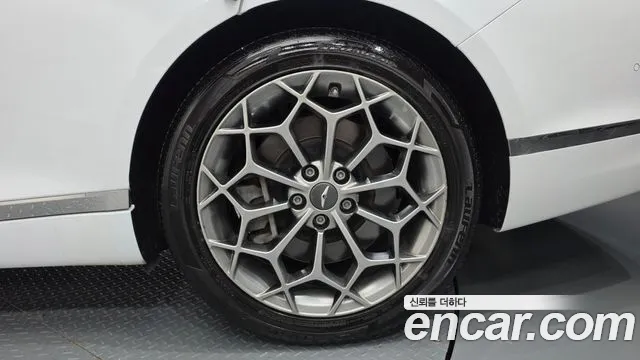 Genesis G80 RG3 — Фото автомобиля 6