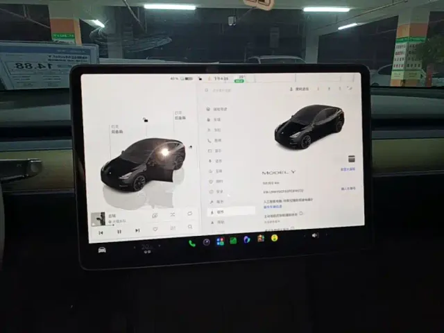 Tesla Model Y — Фото автомобиля 12