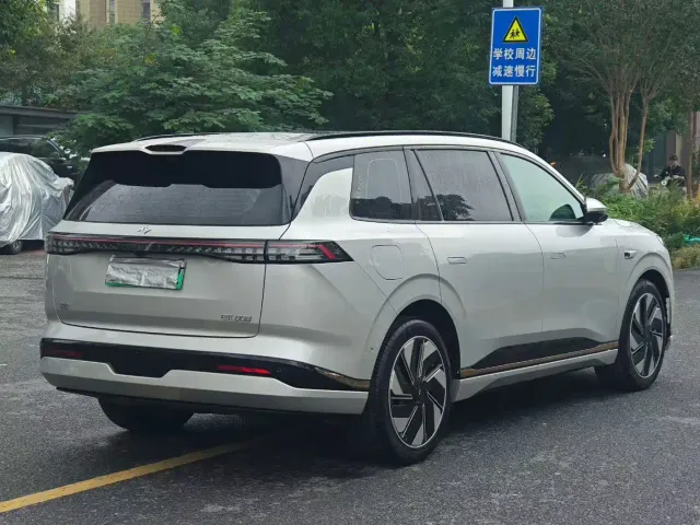 Dongfeng eπ 008 — Фото автомобиля 7
