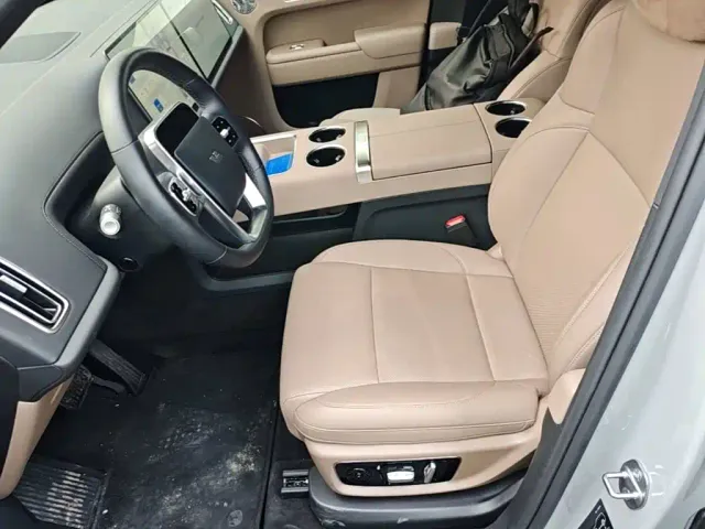 Li Auto L9 — Фото автомобиля 14