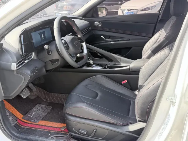 Hyundai Elantra — Фото автомобиля 4