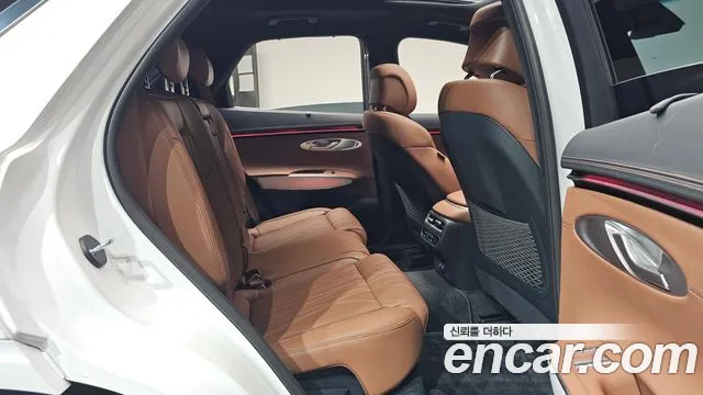 Genesis GV70 2.5T Бензин AWD — Фото автомобиля 11