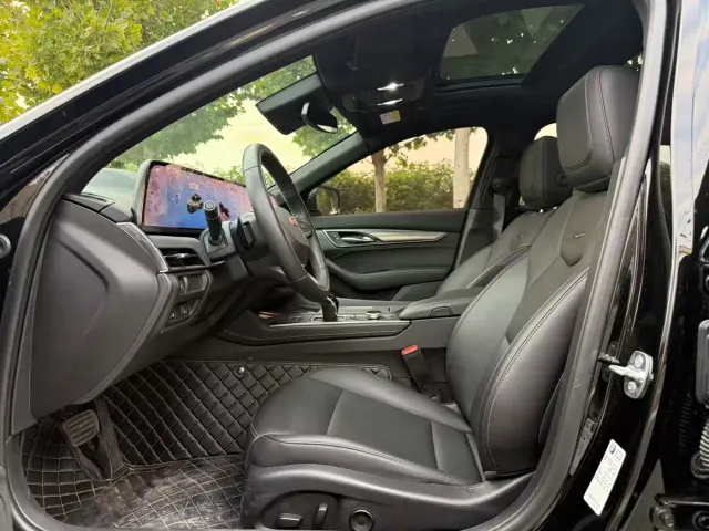 Cadillac CT5 — Фото автомобиля 5