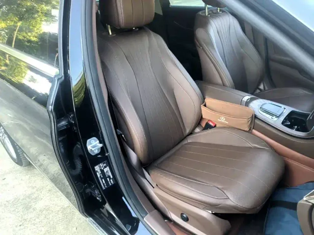 Mercedes-Benz E-Class — Фото автомобиля 24