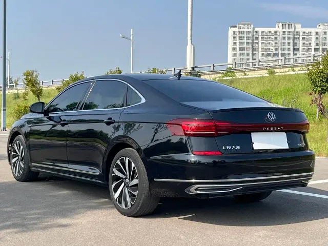 Volkswagen Passat — Фото автомобиля 21
