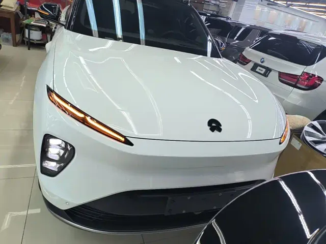 Nio ES8 — Фото автомобиля 2
